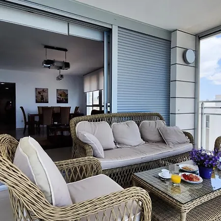 Апартаменти Baupres Luxury *